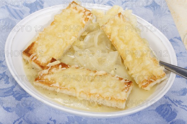 Baden cuisine, South German cuisine, Baden onion soup, savoury, typical Baden, soup plate, spoon,