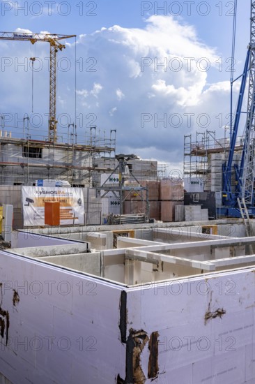 New-build neighbourhood, around 140 detached and semi-detached houses under construction in the