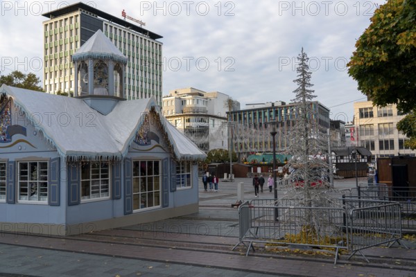 The Christmas market in Essen, Kennedyplatz, partly already set up, then stopped and temporarily