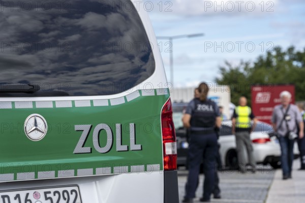 State-wide checks on motorway traffic in North Rhine-Westphalia, by police and customs, in