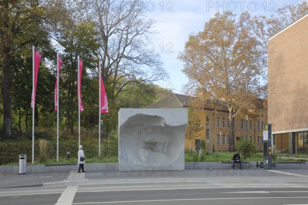 Sculpture Head of Roman Goddess by Jonathan Banz 2021, bus stop LEIZA, public transport, hollow