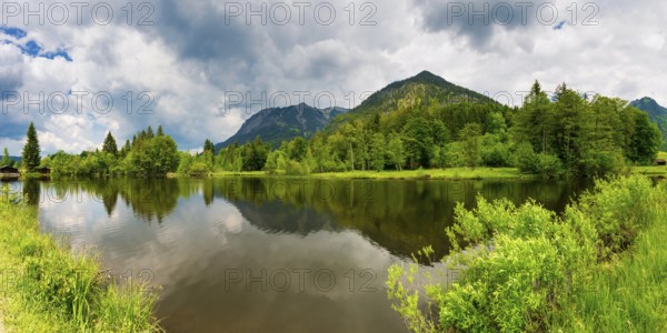 Rubihorn, 1957m, Gaisalphorn, 1953m, and Schattenberg, 1845m, Moorweiher, near Oberstdorf,