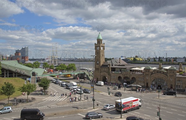 Europe, Germany, Hanseatic City of Hamburg, Near the St. Pauli Landungsbrücken, Elbe, access to