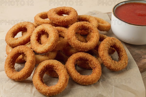 Fried onion rings, deep-fried, snack, no people, selective focus