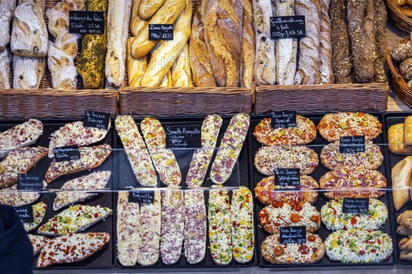 Baked snacks, pizza, baguettes and cheese sticks. In times of a shortage of skilled labour,