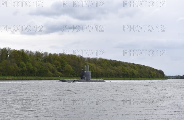 Warship, submarine, submarine TKMS Submarine 01 sailing in the Kiel Canal, Kiel Canal,