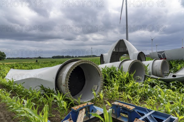 Repowering, dismantled Enercon E-58 wind turbine in a wind farm near Issum, 9 older wind turbines