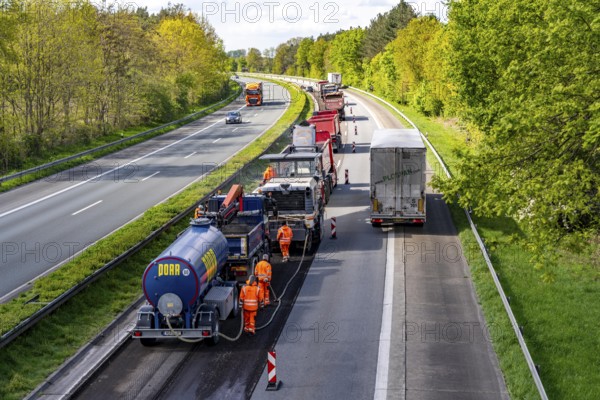 Motorway construction site on the A3 between Hünxe and Emmerich, in both directions, near Rees,