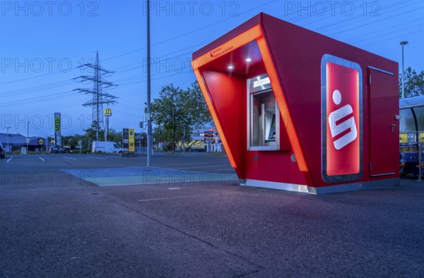 New ATM on the site of a shopping centre in Mülheim-Dümpten, free-standing, should be blast-proof,