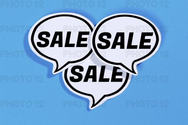 Sale offer when shopping in speech bubbles Communication business concept