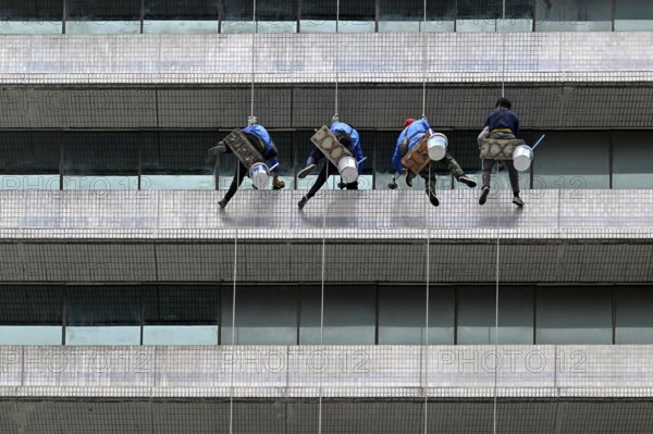 High-rise building Window facade Cleaning windows