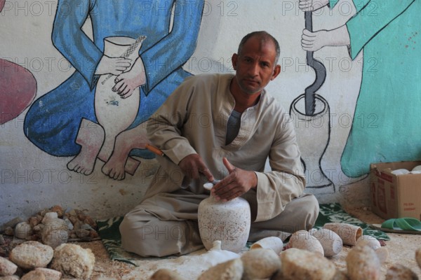 Worker in an alabaster factory, Africa, Egypt, in Luxor, West-Luxor, Africa