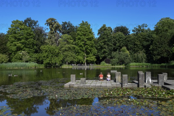 Pond in the castle garden, Karlsruhe Castle, Karlsruhe, Baden-Württemberg, Germany, Europe