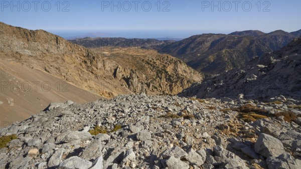 Scree, Gingilos, Hiking on the Gingilos, Morning light, Cloudless blue sky, Samaria Gorge, Omalos,