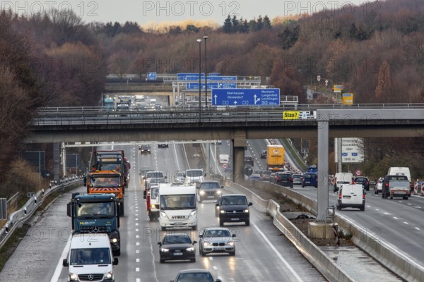 Motorway A3 between Opladen and Leverkusen, rainy weather, autumn, heavy traffic