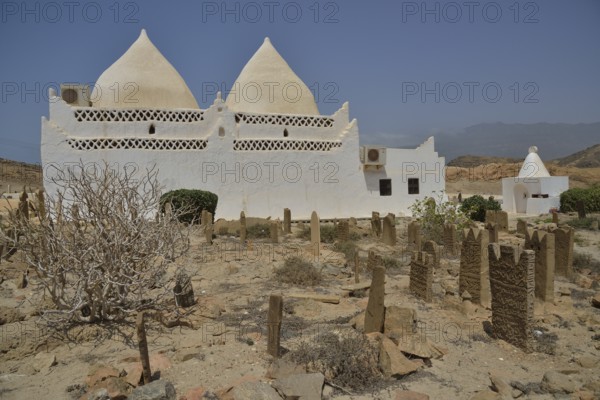 Mausoleum of the Muslim saint Mohammed Bin Ali al Qalayi, near Mirbat, Dhofar Region, Orient, Oman,