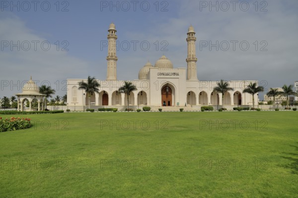 Sultan Qaboos Mosque, classical Medina architecture, Salalah, Orient, Oman, Asia