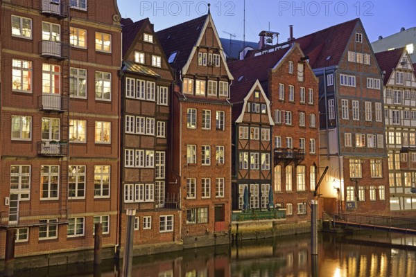 Europe, Germany, Hamburg, City, Nikolaifleet, evening mood canal side, backside of the historic