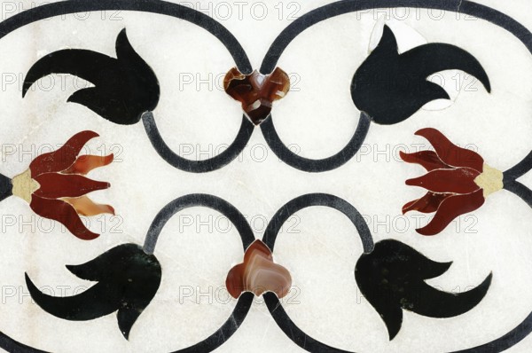 Marble inlay work, Taj Mahal, built by the Grand Mogul Shah Jahan in memory of his principal woman