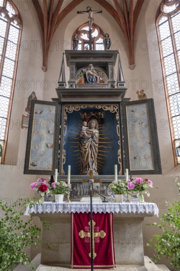 Renaissance high altar from 1611 with the Pietà and the Madonna of the Crescent Moon with crowning