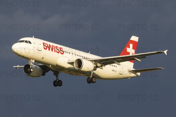 Aircraft approaching Zurich Airport. Registration: HB-IJJ, SWISS, AIRBUS A320-200, Zurich,