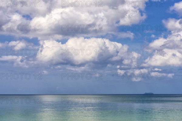 Puristic seascape near Ko Lanta, sea, ocean, nature, force of nature, natural landscape, untouched,
