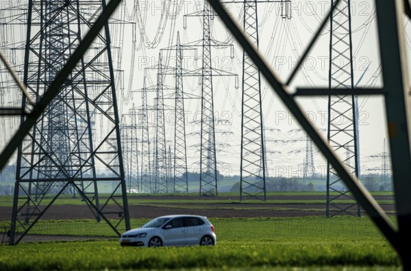 Extra-high-voltage lines, 380 KV, power line, the electricity comes from the Rhenish lignite mining