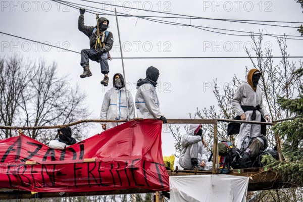 2nd day of the eviction of the Lützerath hamlet, occupied buildings of the former farm, by climate