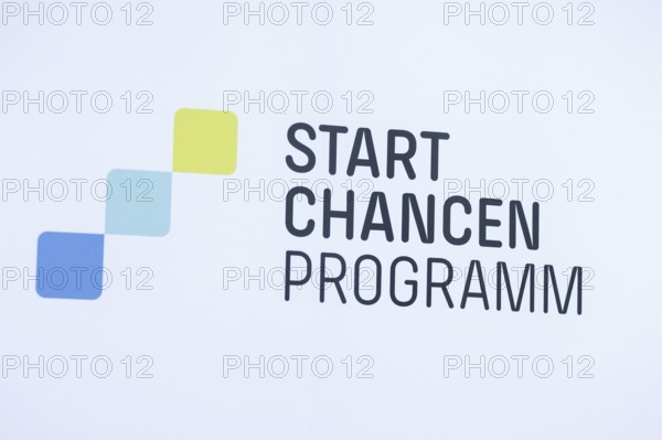 Logo of the Startchancen programme, taken during a press conference on the signing of the