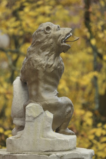 Market fountain with lion figure and autumn atmosphere, Oberer Markt, Biedenkopf, Hesse, Germany,