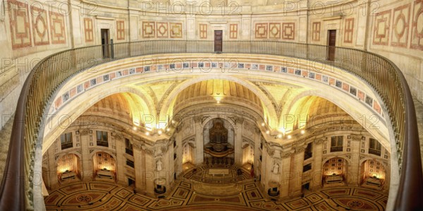 Church of Santa Engracia converted into National Pantheon, Central crossing and naves polychromed