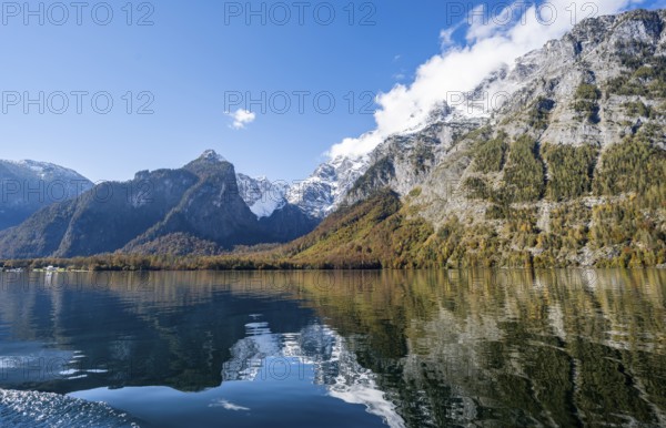 Königssee with Watzmann massif, autumnal mountain landscape reflected in the lake, Berchtesgaden
