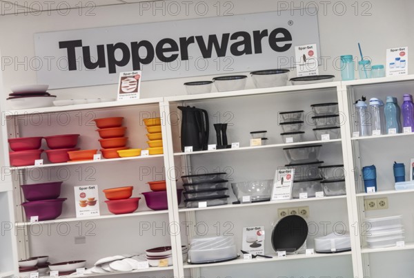 The Tupperware party is over. The plastic bowl manufacturer Tupperware has gone bust. The company