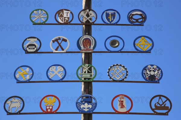 Sign of craftsmanship on the maypole, tradition, customs, Alter Schulplatz, Hemmingen, Ludwigsburg