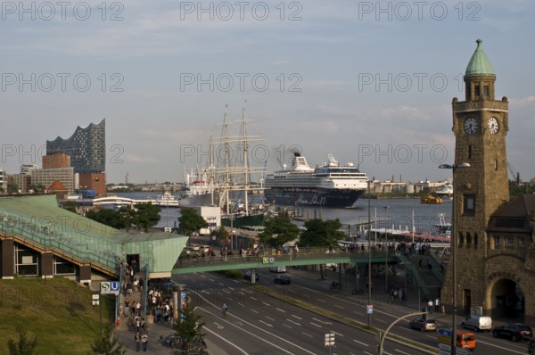 Europe, Germany, Hamburg, Elbe, harbour, Elbe Philharmonic Hall, passenger ship Mein Schiff 1, St.