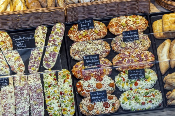 Baked snacks, pizza, baguettes and cheese sticks. In times of a shortage of skilled labour,