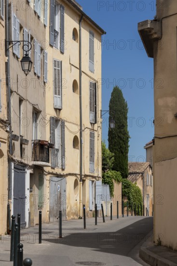 An alley in the historic centre of Aix-en-Provence, Aix-en-Provence, Provence-Alpes-Côte d'Azur,