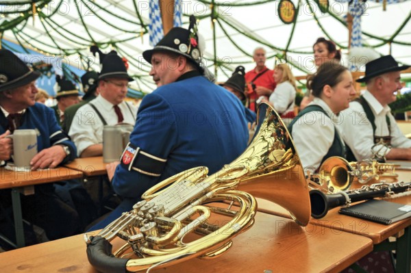 Horn and brass instruments, musicians of a Bavarian brass band, rifle club in traditional