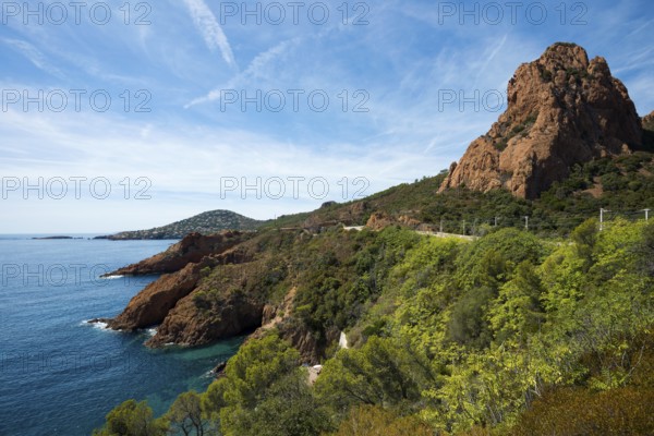 Coast and red rocks, Massif de l'Esterel, Esterel Mountains, Département Var, Région