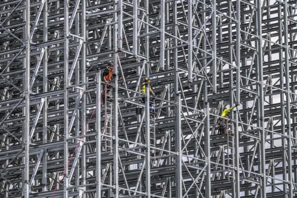 Construction of a high-bay warehouse, storage system for high space utilisation, in steel