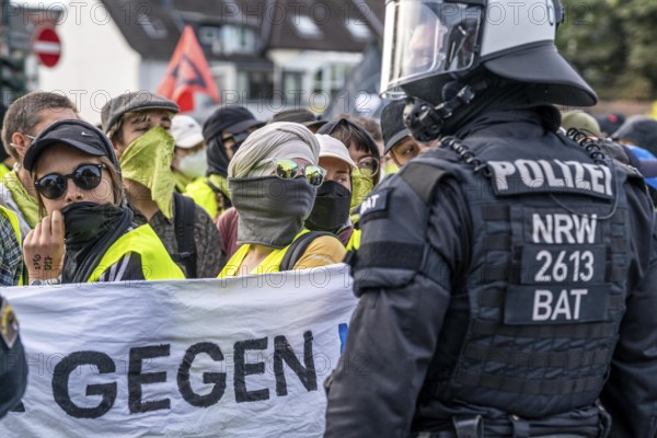 Demonstration against the AFD party conference in Essen, blockade of Alfredstraße, bridge over the