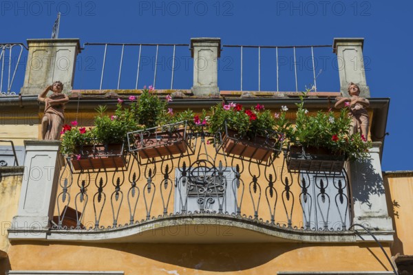 Balcony on the Ponte Vecchio, Old Town, Architecture, Travel, Tourism, Florence, Tuscany, Italy,