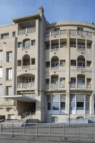 Grand Hôtel Bellevue, Rotonde in eclecticism style by Octave van Rysselberghe at seaside resort