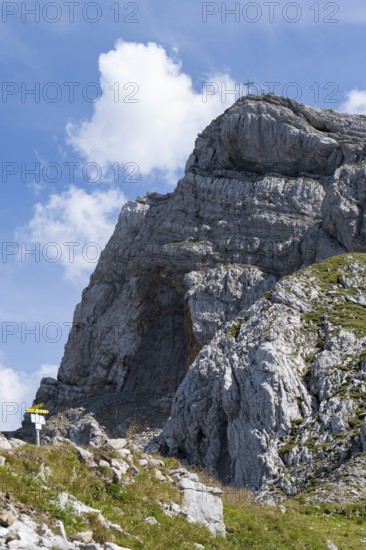 Summit cross on the western Karwendelspitze, Karwendel Mountains, Mittenwald, Werdenfelser Land,