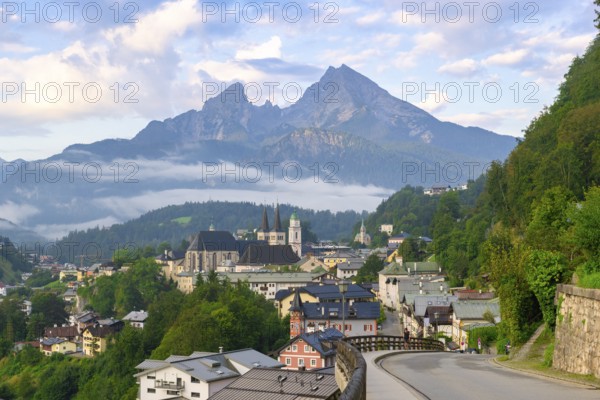 View of the village with parish churches, St Andreas and the collegiate church of St Peter and St