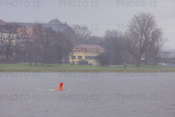 Rainy weather in Dresden city centre. Due to the heavy rainfall, river levels rise again in Saxony