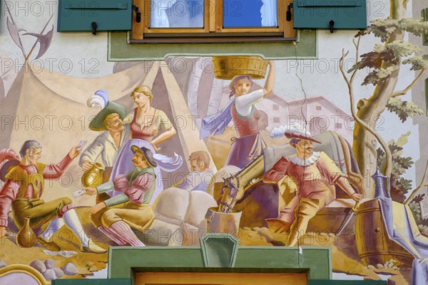 Lüftlmalerei, historical scene from the Bolzano market, Haus beim Gschoaga, Mittenwald,