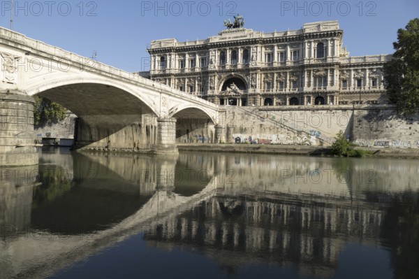 Ponte Umberto Tiber Bridge, Palazzo di Giustizia, Palace of Justice, Prati district on the banks of