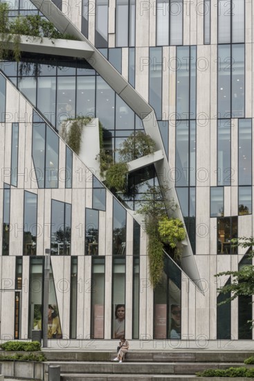 Kö-Bogen building complex, architect Daniel Libeskind, office building and shops, Düsseldorf, North