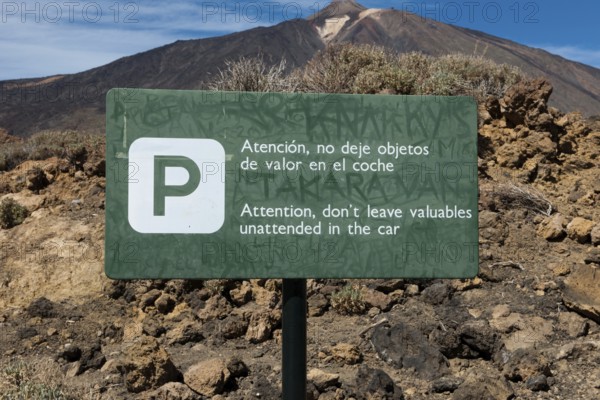 Warning sign theft warning sign with warning of car thief theft from parked car in the national